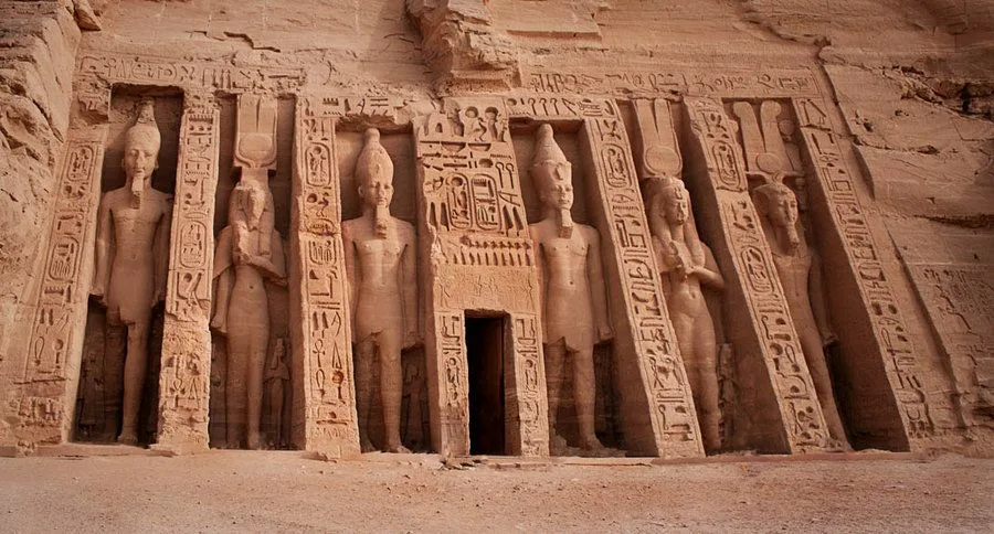 9Индивидуально в Абу-Симбел и Асуан (2 дня)